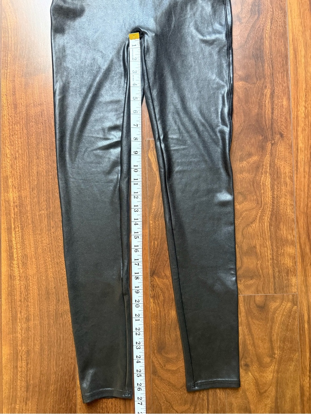 SPANX Faux Leather Black Matte Leggings / Size M / Like New Condition 🖤 - Picture 3 of 7